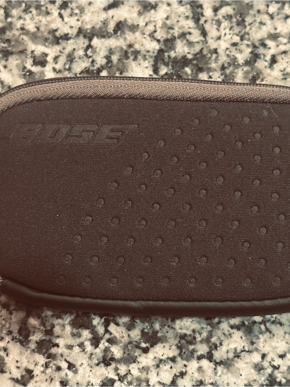Bose QuietComfort 20 (QC20) carrying case Brown